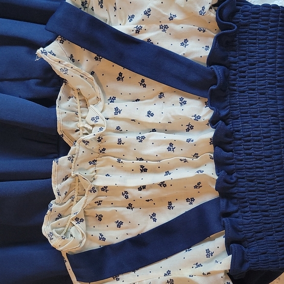 Shirred vintage girls dress - Picture 3 of 7